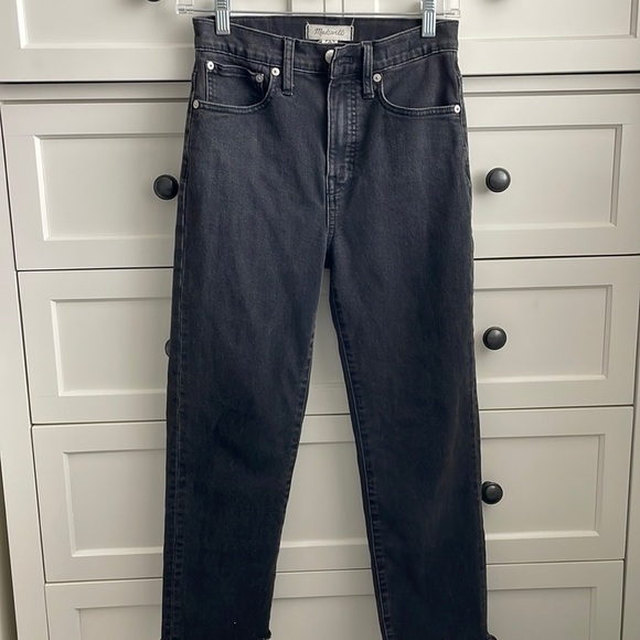Madewell Pants - Madewell Women’s Classic Straight Jean in Lunar Wash w/ Raw Hem - Size 24